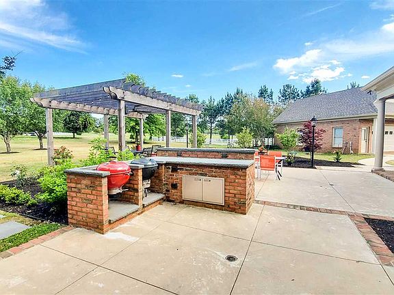 5th image of 342 Southmill Dr