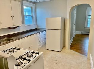 672 2nd St APT 2B, Fall River, MA 02721