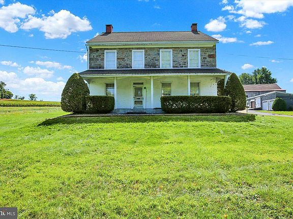 3rd image of 465 Antietam Rd