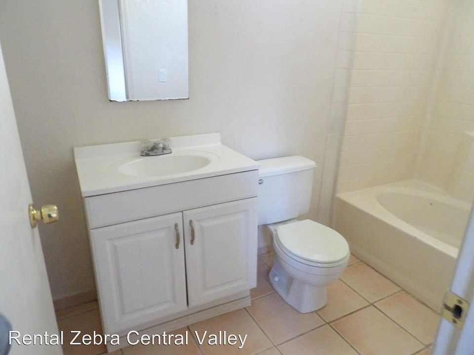 2nd image of 427 1/2 W 27th St