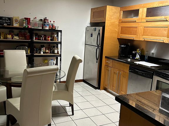 5th image of 1405 Meridian Ave