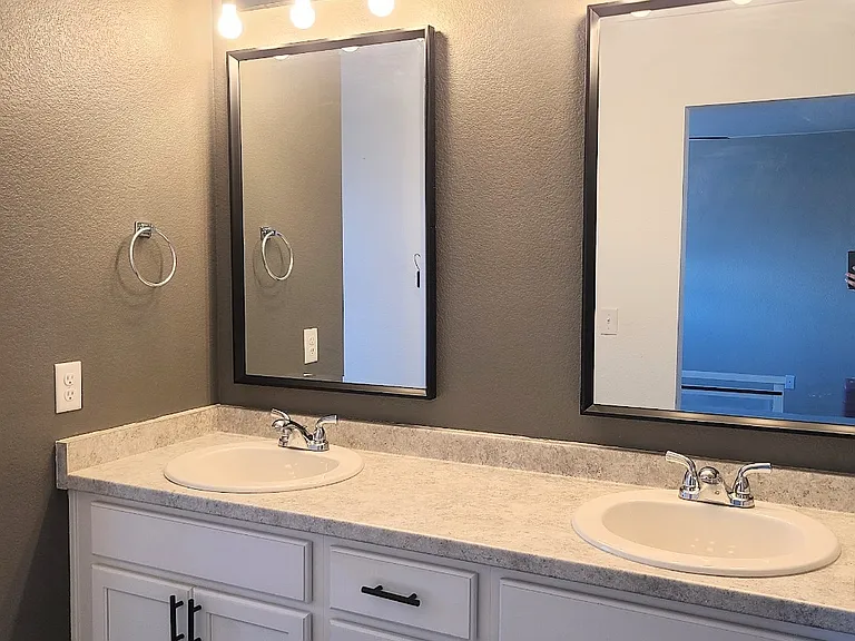 5240 Osbourne Dr — Photo 35