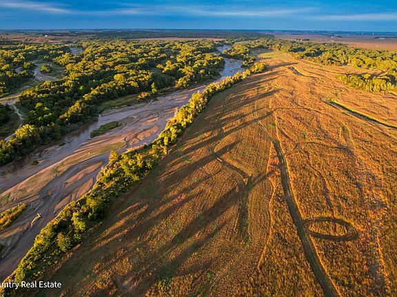 3rd image of 1304 Lone Tree Rd