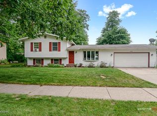 1718 Dykhouse Ave, Grand Haven, MI 49417