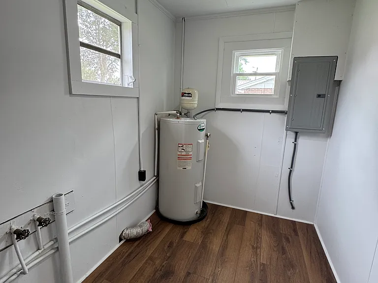 310 Scotland Dr — Photo 15