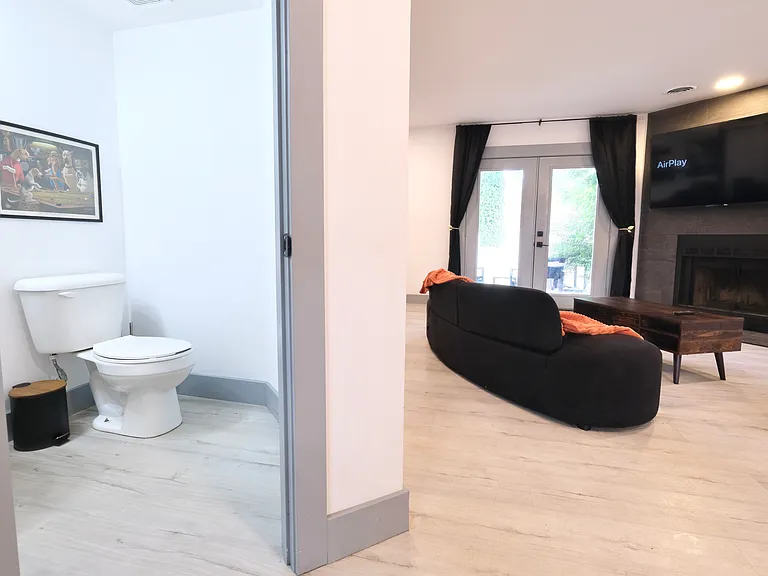 104 Greenland Ct — Photo 16
