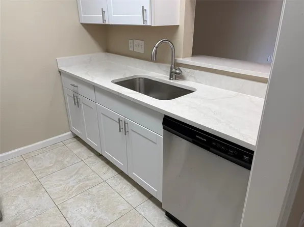 4645 Wild Indigo St APT 366, Houston, TX 77027