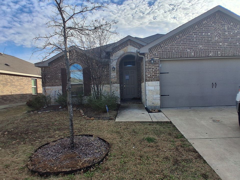 1st image of 414 Stuart Ln