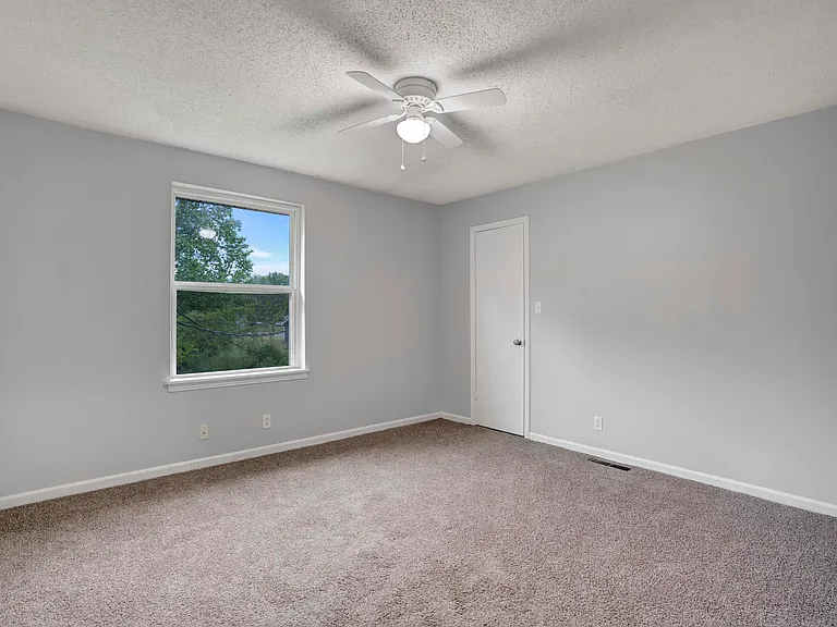1108 Pembroke Oak Grove Rd #19 — Photo 14