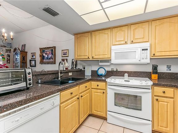 3rd image of 320 Island Way APT 206