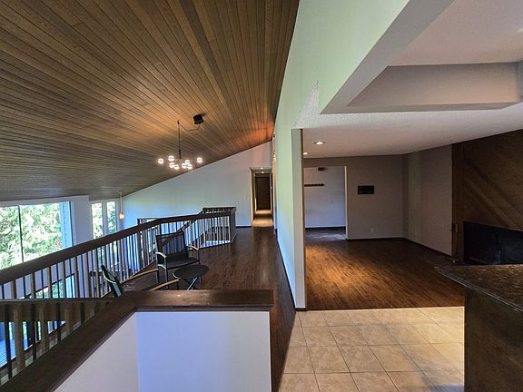 5th image of 17612 NE 30th Pl #1