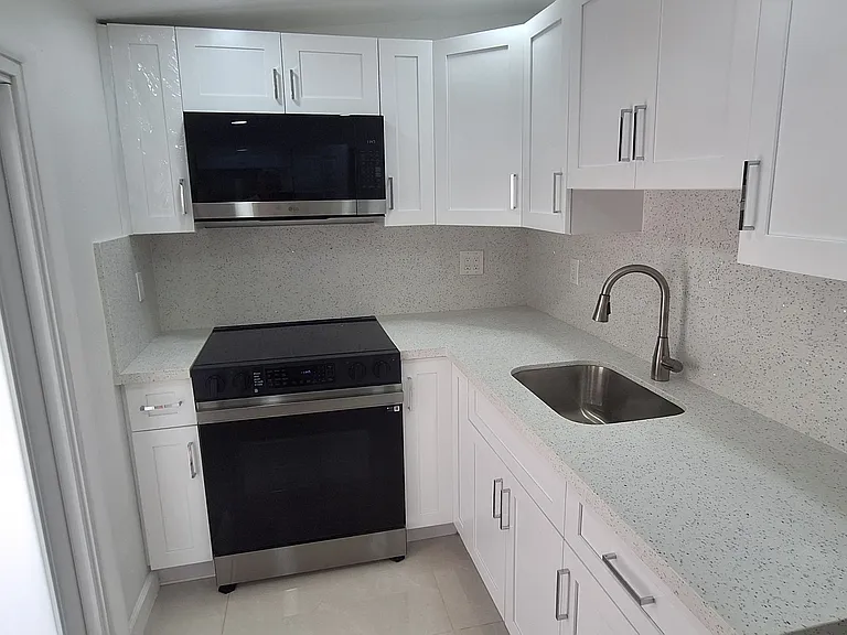 24 W 39th Pl #A — Photo 11