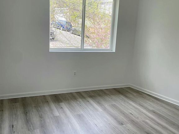 4th image of 250 York Ave Floor 2