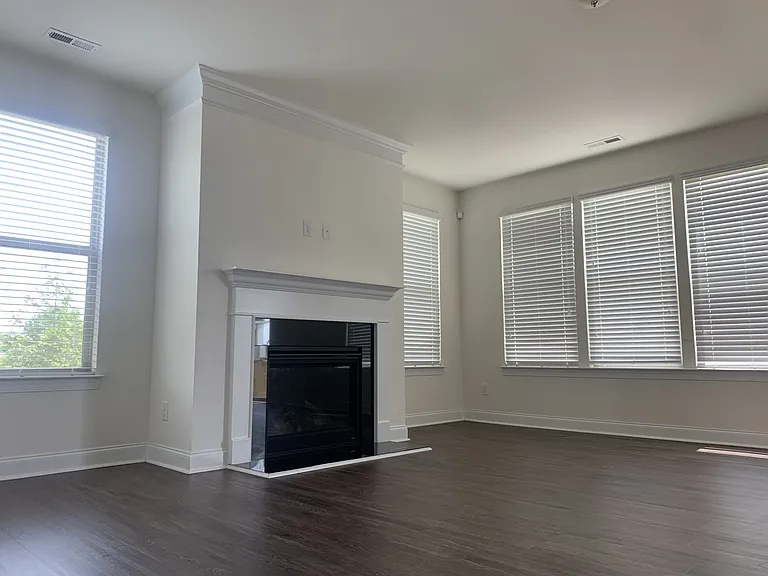 2030 Kemp Rd — Photo 3