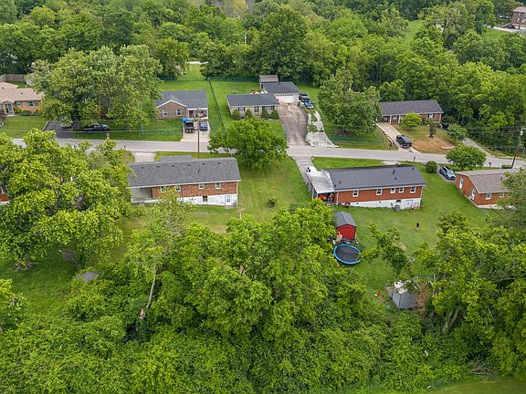 3rd image of 138 Golfview Dr
