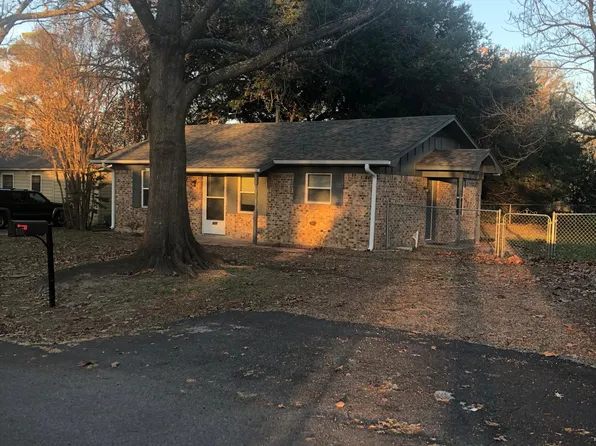 505 N Henry St, Lindale, TX 75771