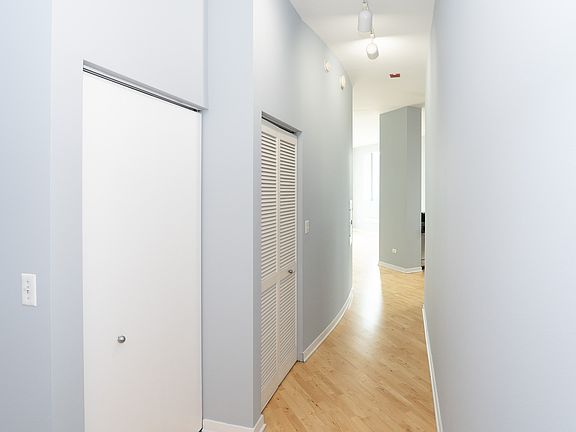 3rd image of 1600 S Indiana Ave Unit 1409