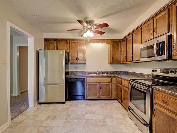 4th image of 3083 Woody Ln