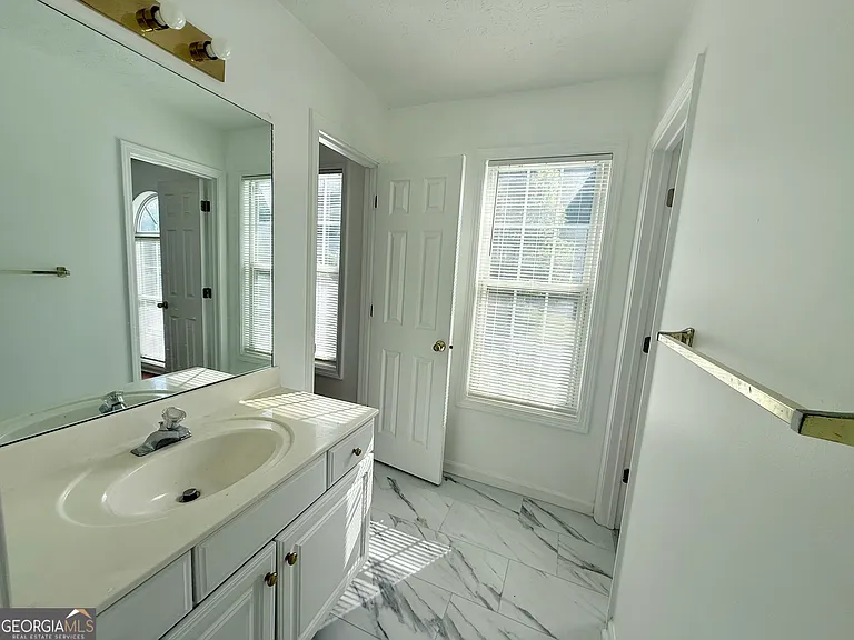 2700 Woodbine Hill Way — Photo 22