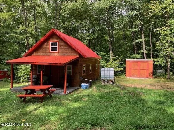 128 Wood Way, Hebron, NY 12865