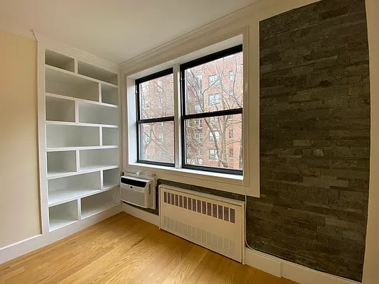 Rented by Bruma Realty LLC | media 10