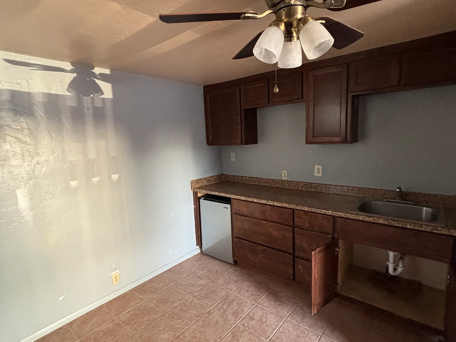 S 9th Ave, Yuma — Photo 1