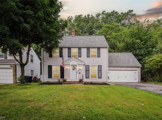 1534 Crest Rd, Cleveland Heights, OH 44121