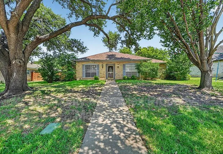 1503 Northridge Dr — Photo 1