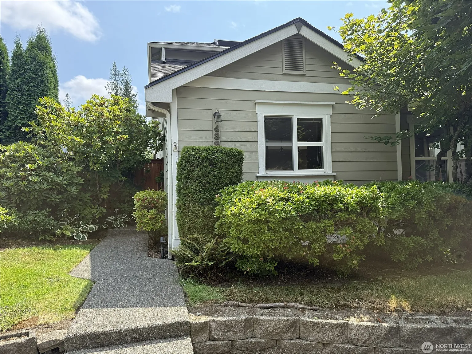 3 bed, 2.5 bath, 1518 sqft, $2,795 — Photo 1