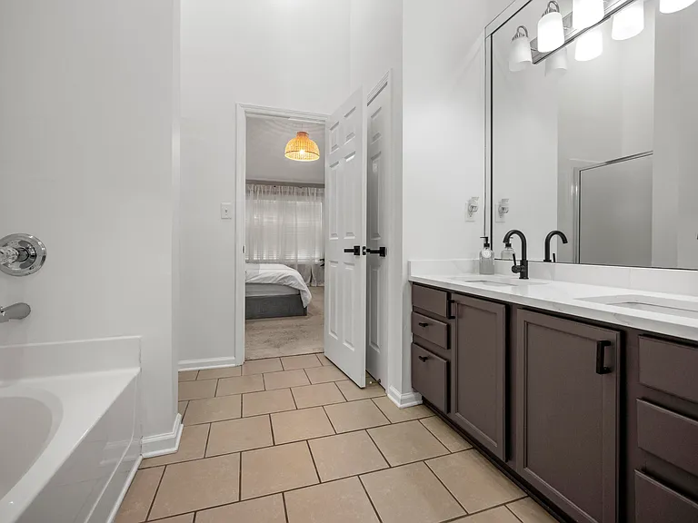 4016 Kenesaw Dr — Photo 33