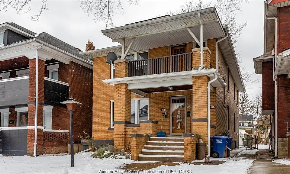 533 Moy Ave #LOWER