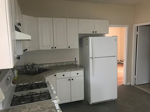 4th image of 101 Pocasset Ave #1