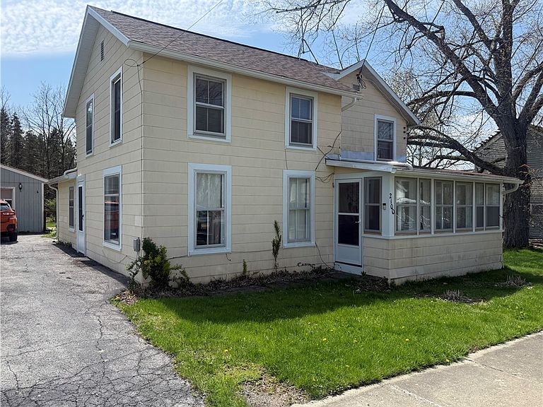 Listing photo 2