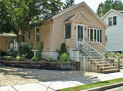2nd image of 35 Bergen Blvd