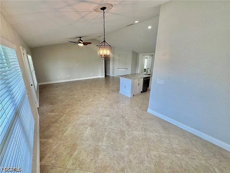3829 SW 17th Pl — Photo 7