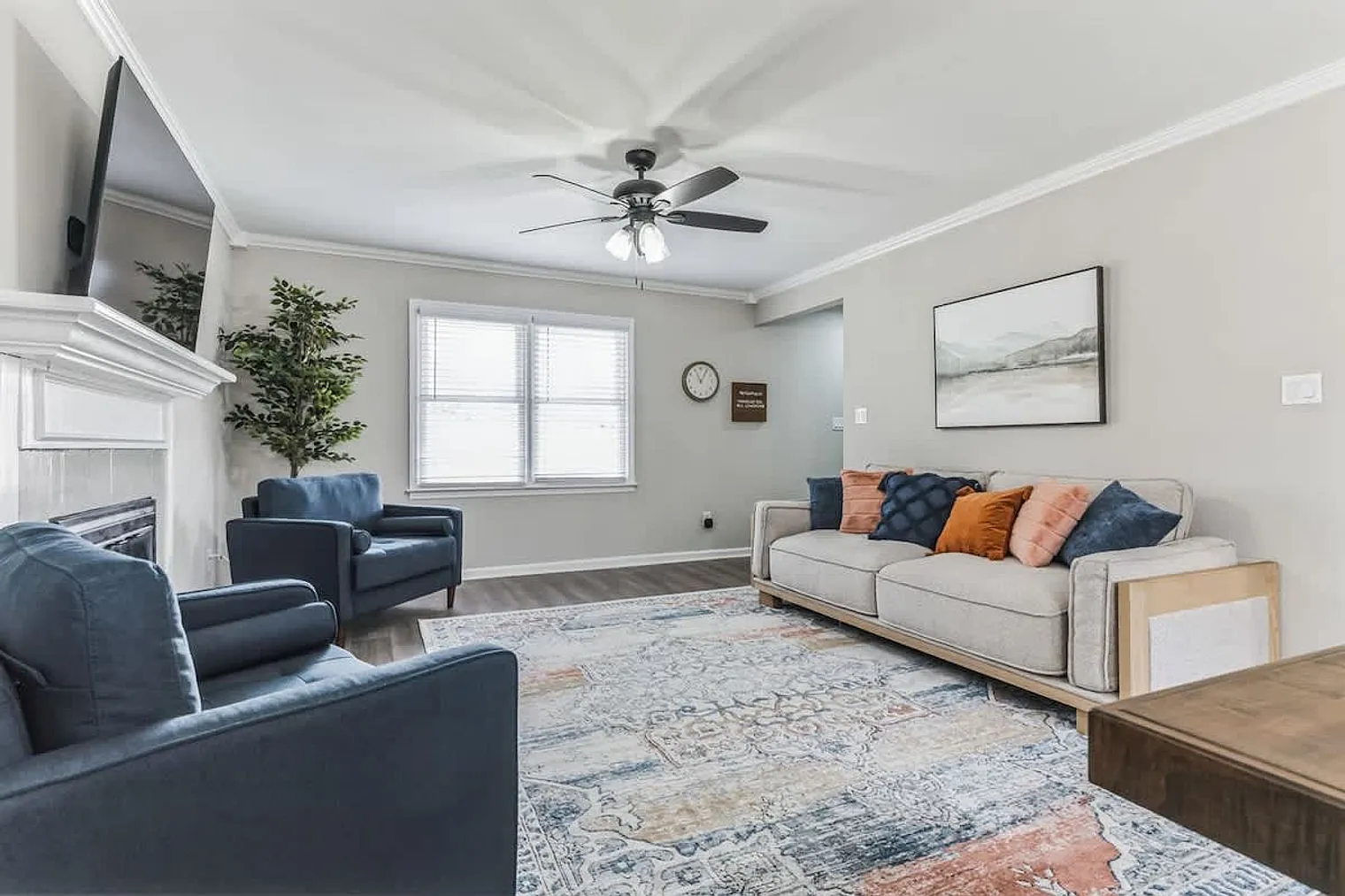 3 bed, 2.0 bath, 2497 sqft, $9,514 — Photo 1
