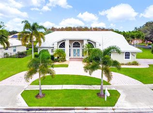 123 Kapok Cres, Royal Palm Beach, FL 33411