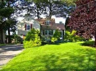 47 Beechwood Rd, Florham Park, NJ 07932