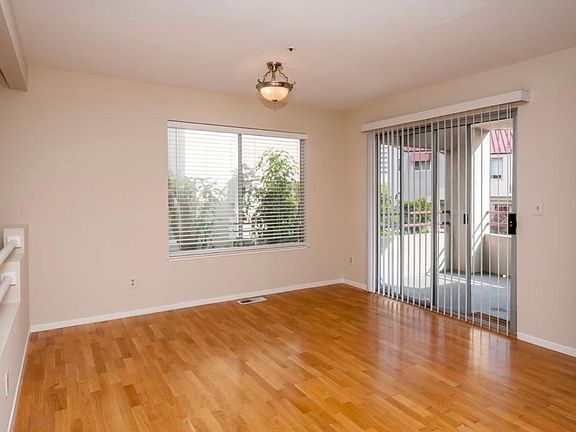 3rd image of 105 Cityhomes Ln