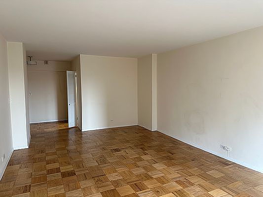 4th image of 159 W 53rd St APT 15F
