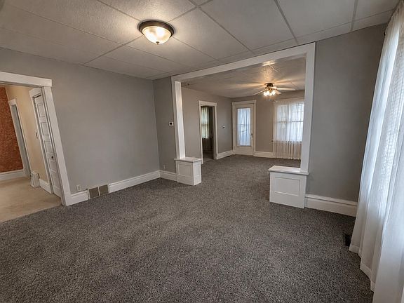5th image of 601 E Milw St