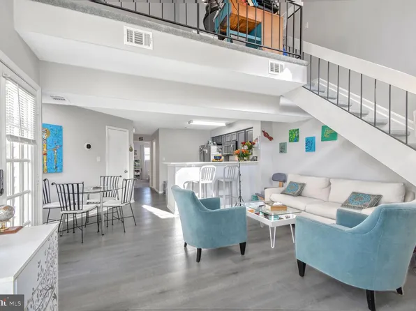 1611 Carriage House Ter APT E, Silver Spring, MD 20904