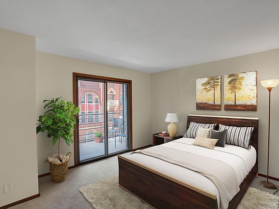 4th image of 26 10th St W Unit 502