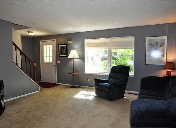 3rd image of 3264 Thornberry Cres