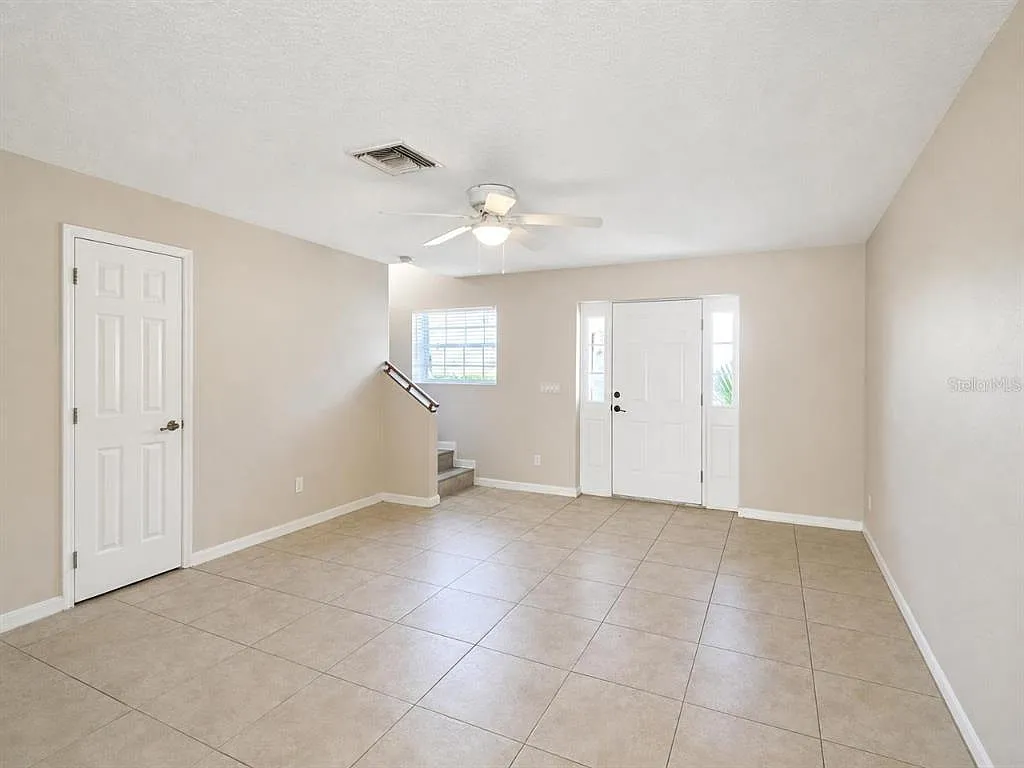 3 bed, 2.0 bath, 2936 sqft, $1,750 — Photo 3