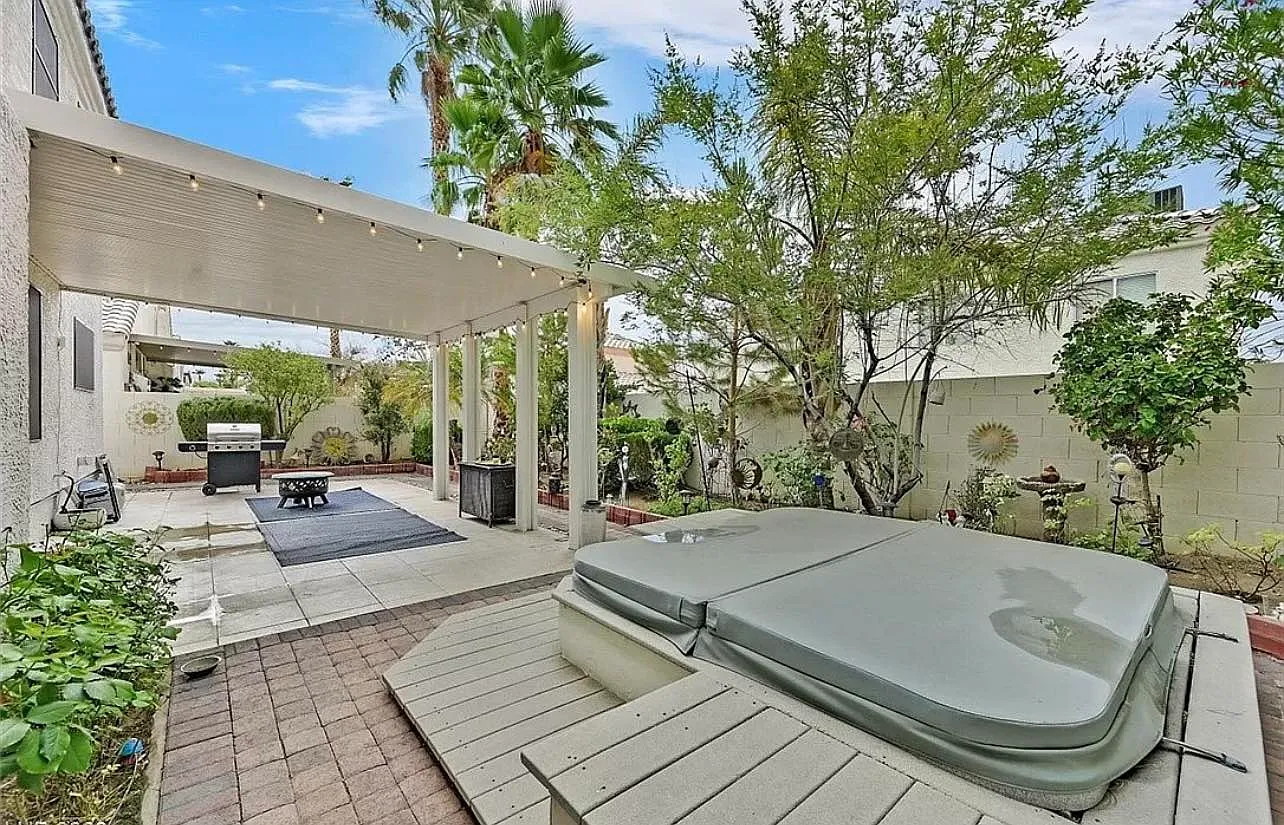 7882 W Gilmore Ave — Photo 3