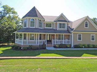 4 Longabucco Ct, Pearl River, NY 10965