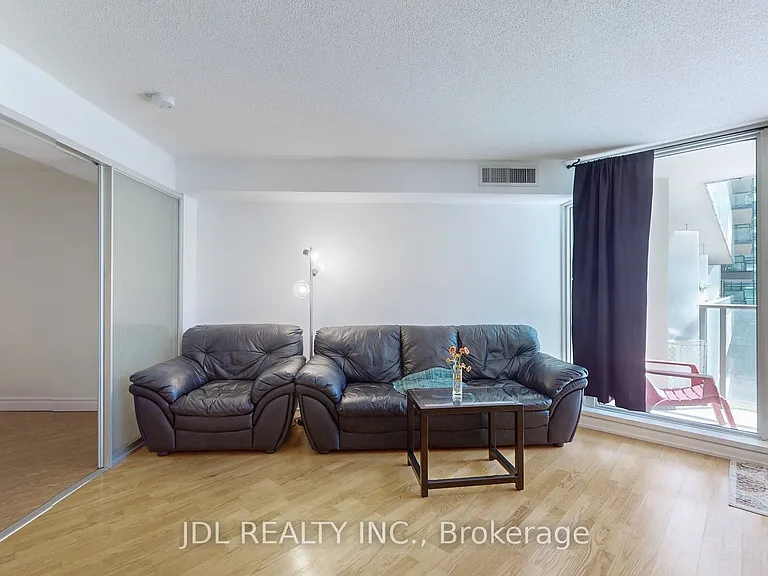 111 Elizabeth St #1037 — Photo 8