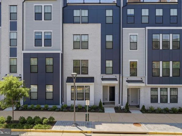 20809 Wood Quay Dr, Dulles, VA 20166
