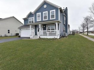 849 Heartland Park Ln, Antioch, IL 60002